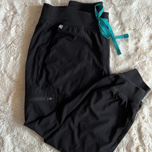 Figs Zamora FREEx Lined Jogger Scrub Pants - Picture 2 of 4